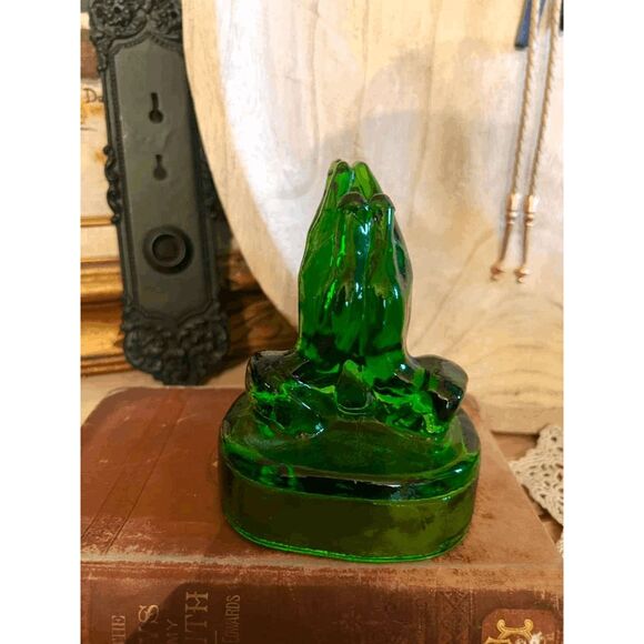 Boyds Glass Cupped Praying Hands – Uranium Vaseline Glass – Limited Edition – Gl - Picture 5 of 11